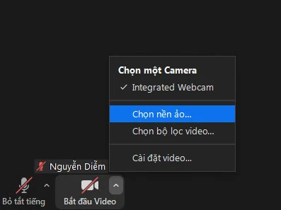 Mở ứng dụng Zoom. Trong phòng học video > nhấn vào mũi tên bên cạnh Bắt đầu video > chọn Nền ảo  Chọn background có sẵn mà bạn thích Để chọn background tuỳ ý, chọn mục dấu + > chọn hình ảnh trong máy Nhấn Hoàn thành > Click chọn Đóng là xong