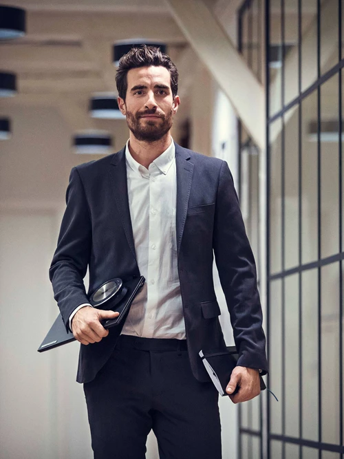 EXPAND 30 Series là người bạn đồng hành trong hội nghị tức thì của bạn. Không dây, nhẹ và di động, dễ sử dụng và với chất lượng âm thanh tuyệt vời