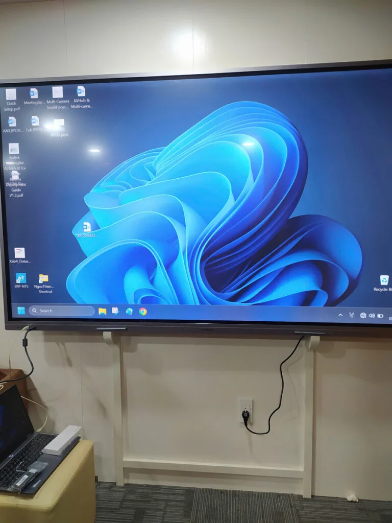 Lắp đặt màn hình tương tác cho Công ty Cổ phần Dịch vụ Kỹ thuật PTSC Thanh Hóa