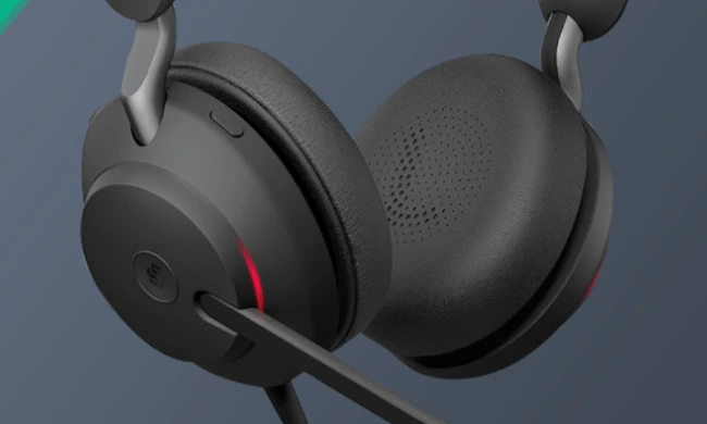 Jabra Evolve2 40 - Ear Cushion: Đệm tai có lớp đệm mút hạn chế, khiến bạn không thoải mái khi đeo trong thời gian dài.