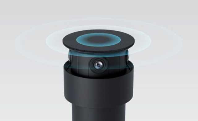 Với phạm vi thu âm 360°, tai nghe có thể phát hiện người đang nói và thu giọng nói từ khoảng cách lên đến 6 mét