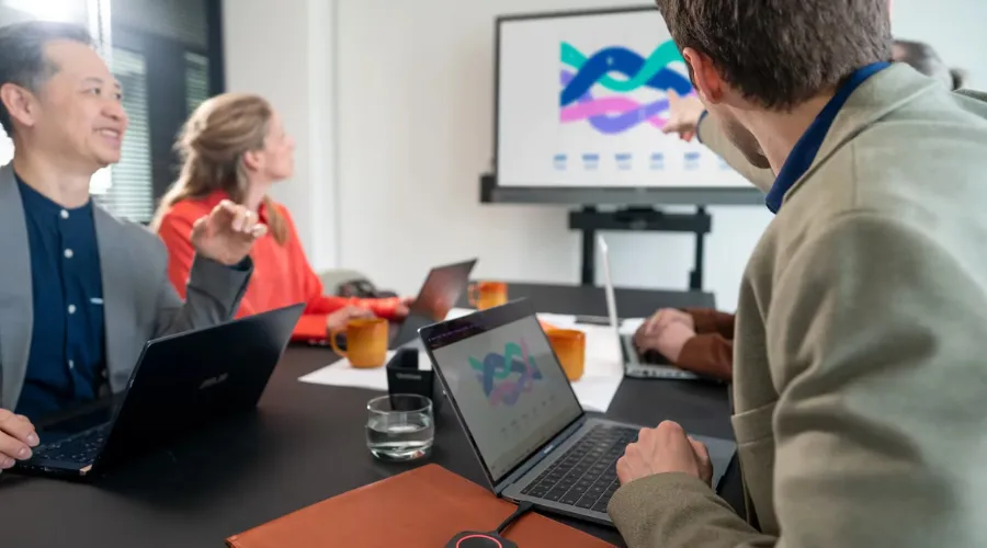 Thiết Bị Trình Chiếu Không Dây Barco Clickshare C-10: Astros AS-101 vs Barco ClickShare C-10: So sánh chi tiết