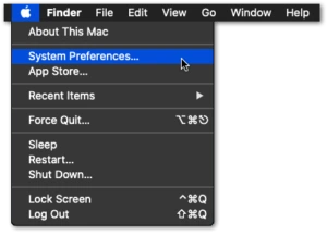 Để kiểm tra các bản cập nhật trên macOS theo cách thủ công, trước tiên, hãy chọn menu Apple của bạn và nhấn vào System Preferences..