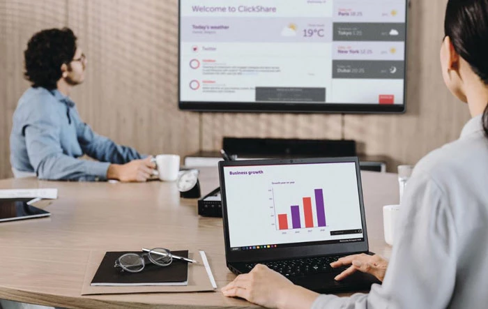 Thiết bị trình chiếu không dây ClickShare CS-100