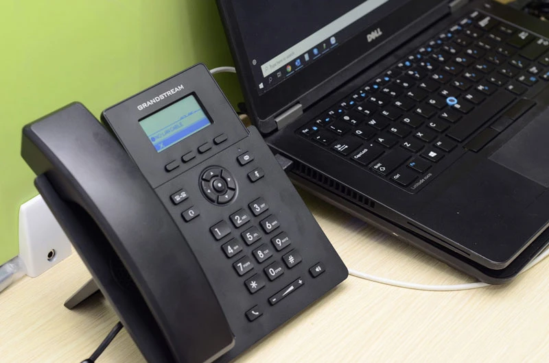 Điện thoại bàn IP giá rẻ Grandstream GRP2601