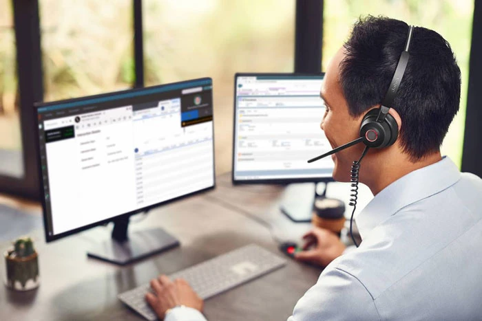 Tai nghe có mic dùng để đàm thoại trên máy tính