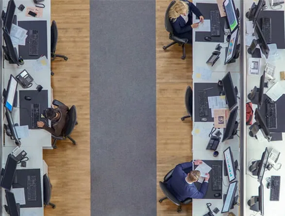 Với tai nghe tương đương