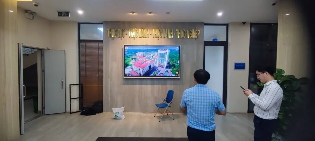 Thông tin dự án triển khai màn hình tương tác cho trường Đại học Công nghiệp Hà Nội