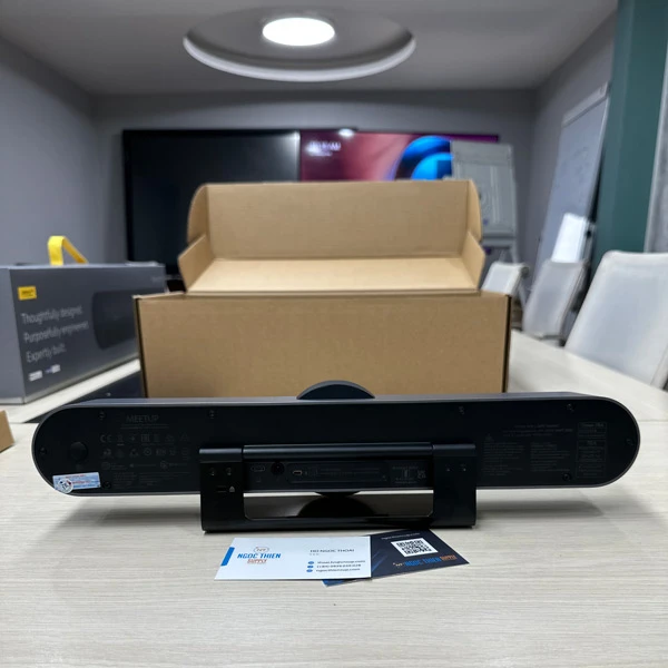 Mặt phía sau Logitech MeetUp