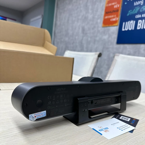 Mặt phía sau Logitech MeetUp