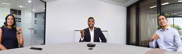 Tính năng zoom và xử lý hình ảnh một cách tự động và thông minh