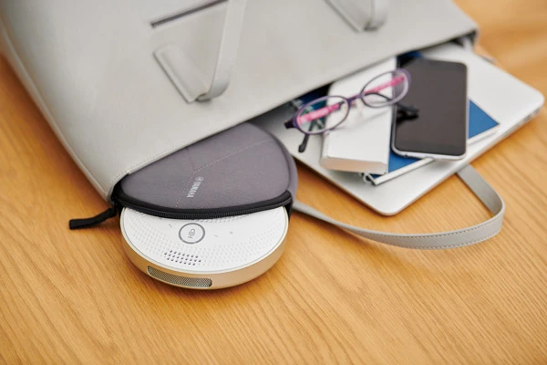 Dễ dàng mang theo người, có kèm bao đựng