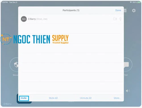 Chọn cách bạn muốn mời (invite) từ nút dưới cùng bên trái 