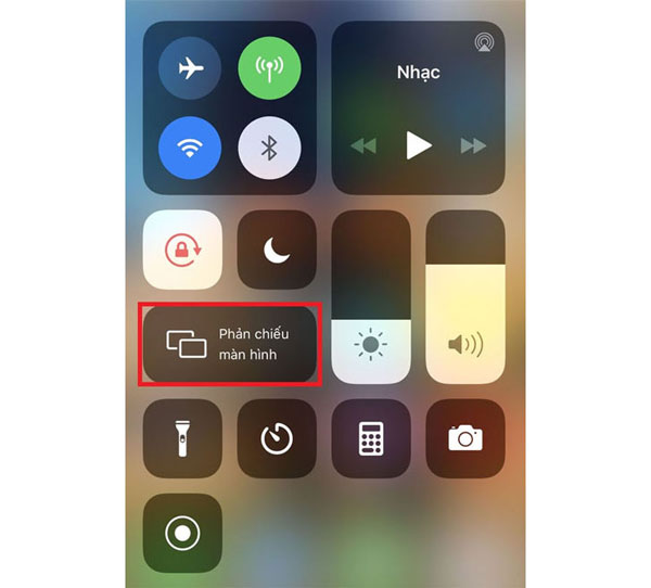 Trên màn hình iPhone chọn "Phản chiếu màn hình/Airplay"