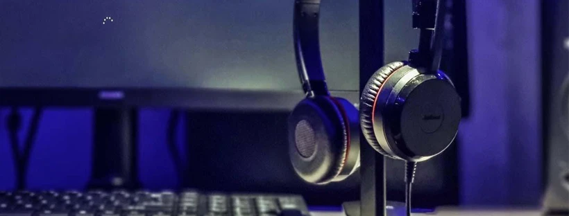 Cách sử dụng tai nghe có mic cho PC chạy Windows 10