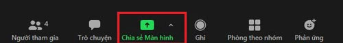Tại giao diện của cuộc trò chuyện trên Zoom, chọn Chia sẻ màn hình để chia sẻ màn hình.