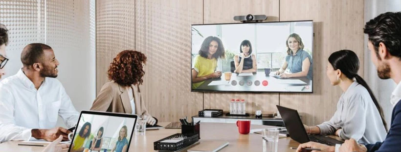 Giải pháp phòng họp trực tuyến Logitech kết hợp với Barco ClickShare