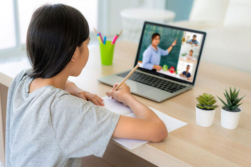 Tích cực ghi chép đầy đủ và đọc lại sau mỗi buổi học