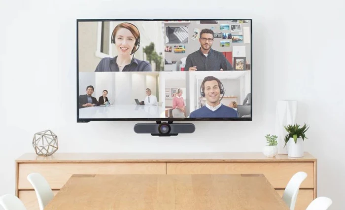 Webcam kèm mic Logitech MeetUp