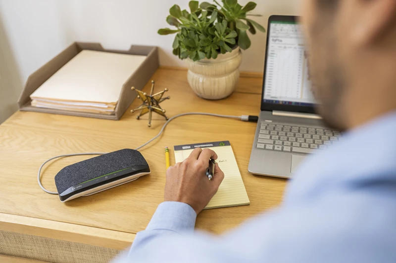 Tổng quan về loa hội nghị Poly Sync 10