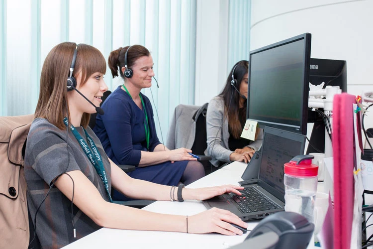 Cách chọn tai nghe tốt nhất cho Zoom Meeting