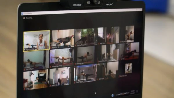 Lợi ích của việc dạy, học Yoga Online qua Zoom