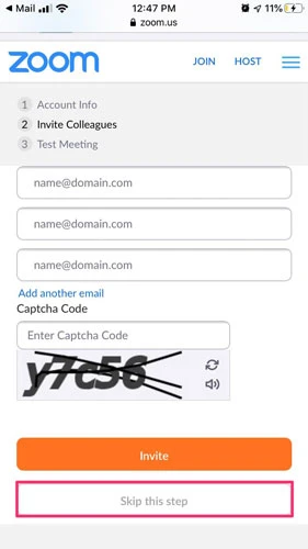 Bước thứ hai sẽ nhắc bạn mời đồng nghiệp tham gia một cuộc họp ngay bây giờ.&nbsp;Nếu bạn đang vội làm như vậy, bạn có thể hoàn thành bước này, nhưng nếu bạn chỉ đơn giản là thiết lập tài khoản của mình để sử dụng trong tương lai, hãy chọn bỏ qua.